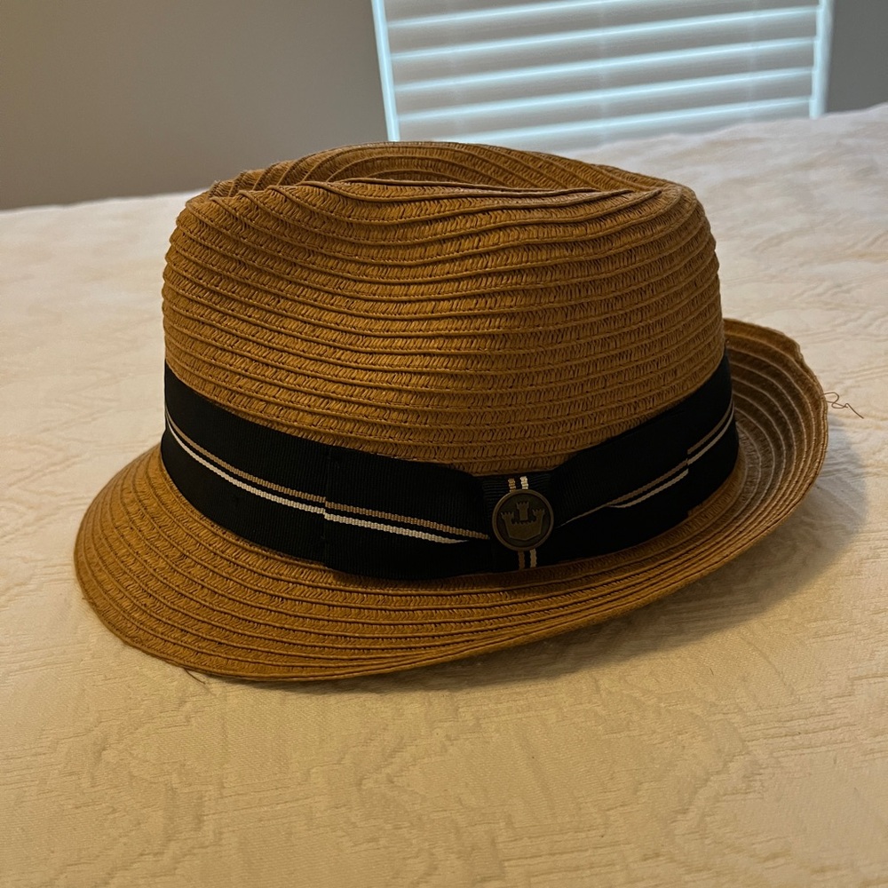Goorin Brothers straw fedora hat -size medium.